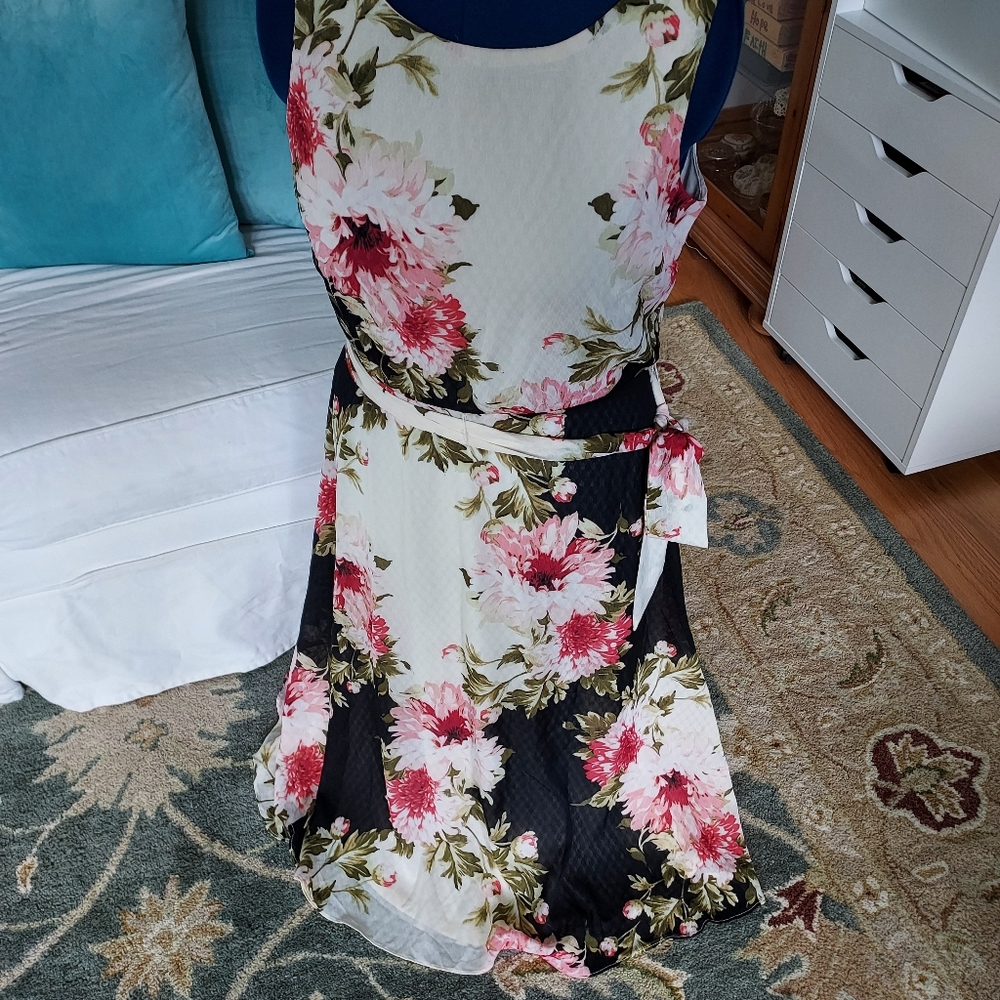Womens Feminine Midi Floral Dress Flared Hem Size 10